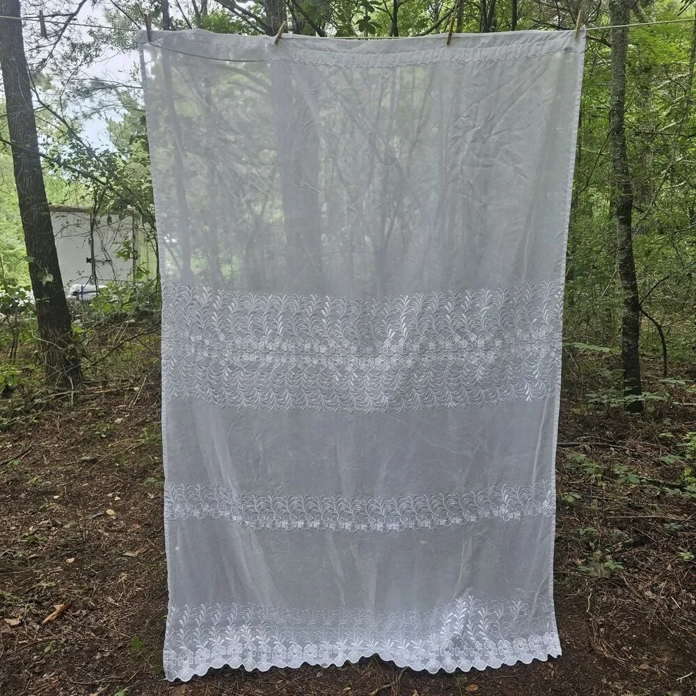 Vintage White Floral Lace Curtain Panel – Sheer Shabby Chic French Country